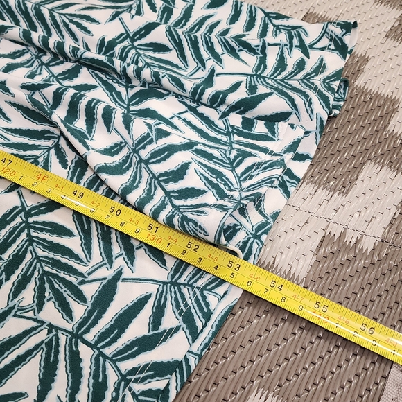 41 Hawthorn Teal Leaf Pattern Maxi Dress - Picture 8 of 9